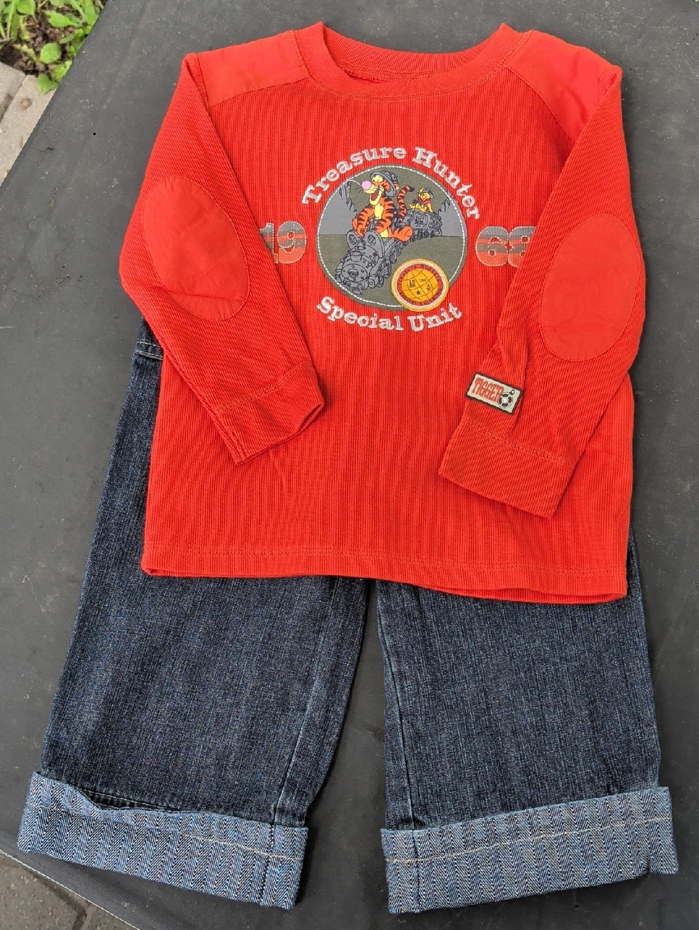 Disney Tigger 2 Piece Matching Set